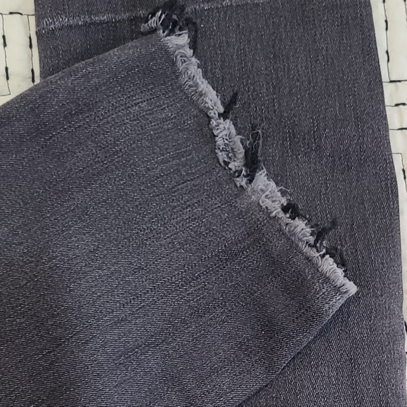 Articles Of Society Grey Cropped Jean's - sz 26 - Picture 6 of 6